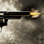 दिनदहाड़े मारी युवक को गोली, इलाके में मची अफरा-तफरी।